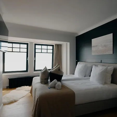 Azur Hotel 3*