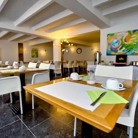 Azur Hotel