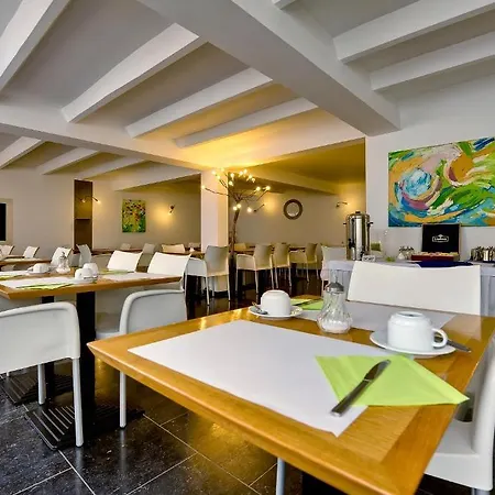 Azur 3* De Haan